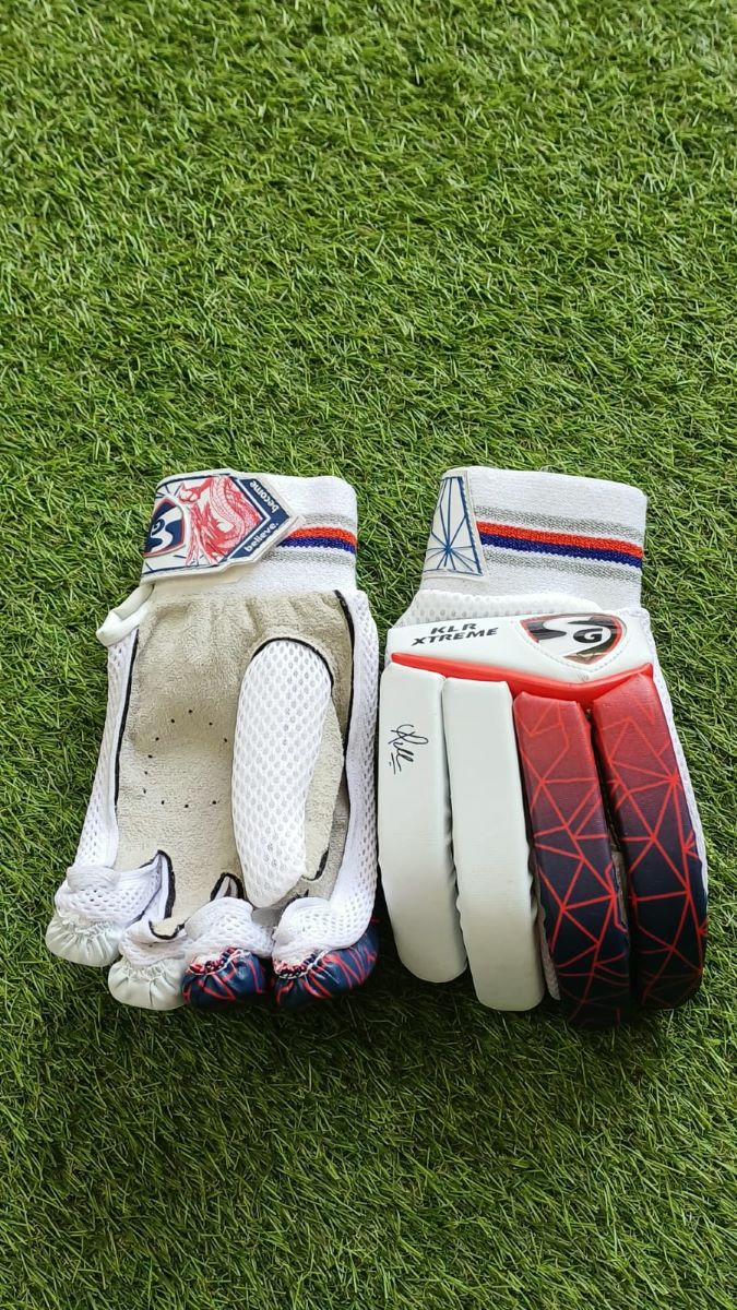SG KLR Xtreme Batting Gloves — Adult — LH