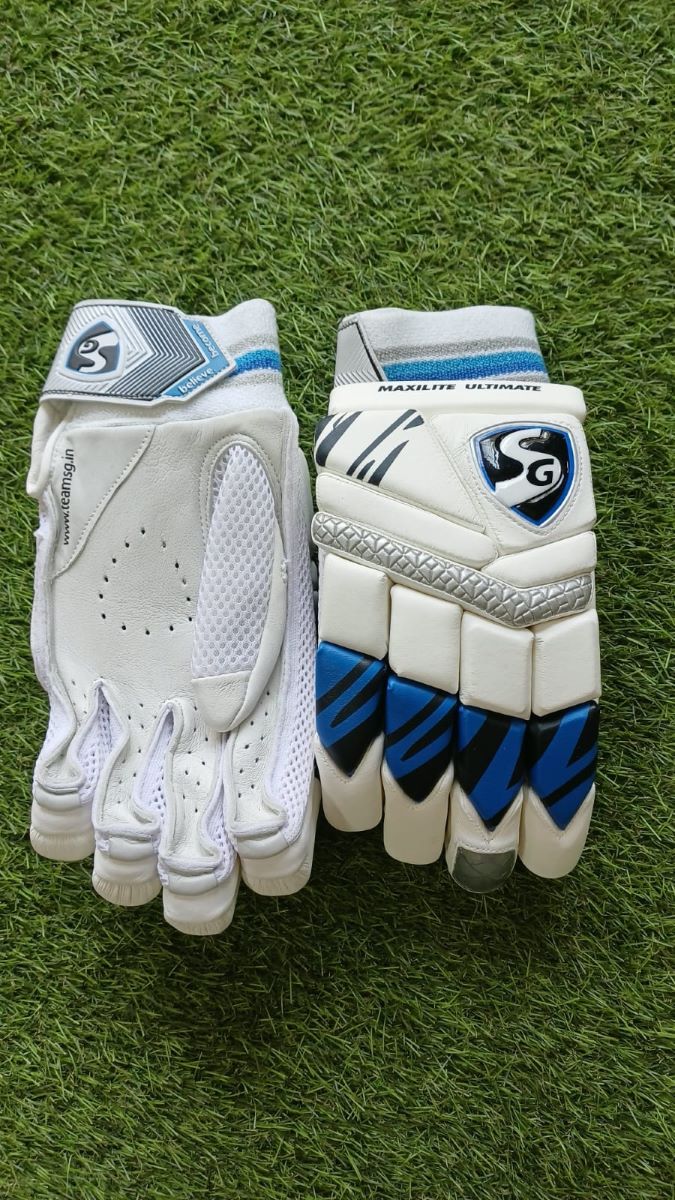 SG Maxlite Batting Gloves — Adult — RH