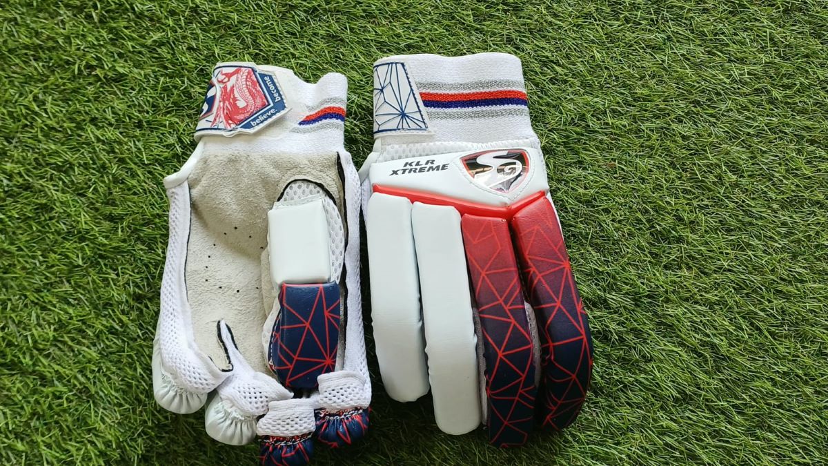 SG KLR Extreme Batting Gloves — Adult
