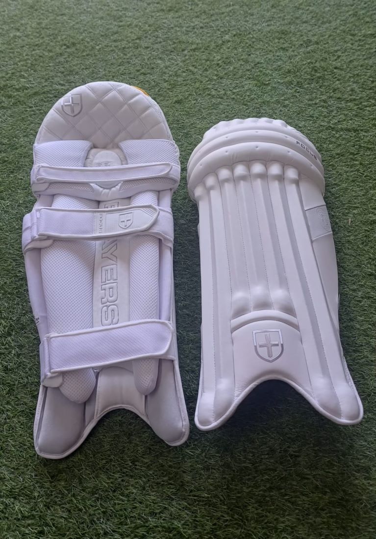 Focus Players Edition Batting Pads — Adult — RH